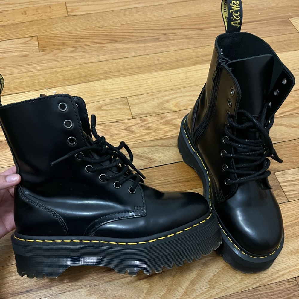 Jadon Docs ( Dr. Martens Platform Boots) size 7